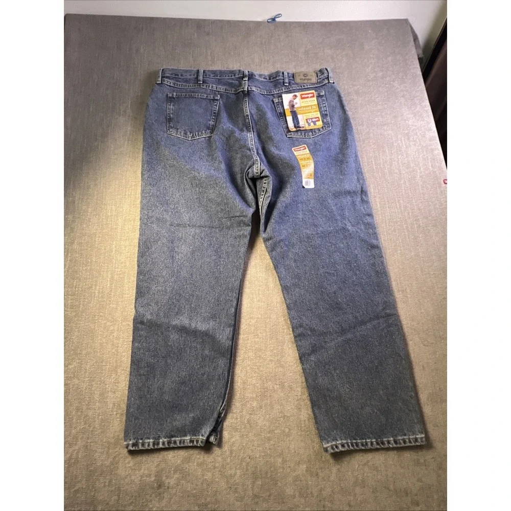Wrangler Jeans Men 46x30 Relaxed Fit Straight Leg Denim Five Star Premium NWT